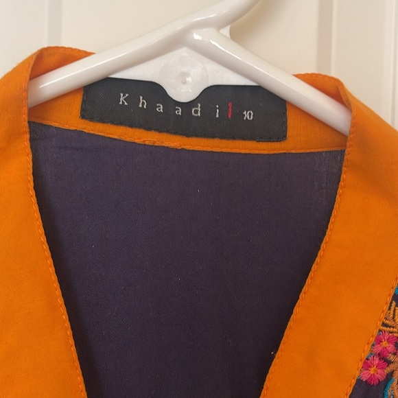 Khaadi Pakistani Indian kurta with embroidery. - Picture 2 of 6